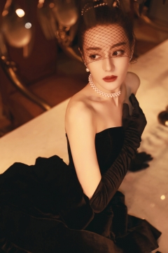 性感美女明星迪丽热巴优雅写真