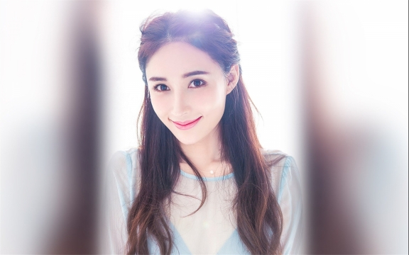 性感气质美女明星黄梓熙时尚写真高清壁纸图片