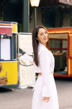 董璇清新优雅写真手机壁纸