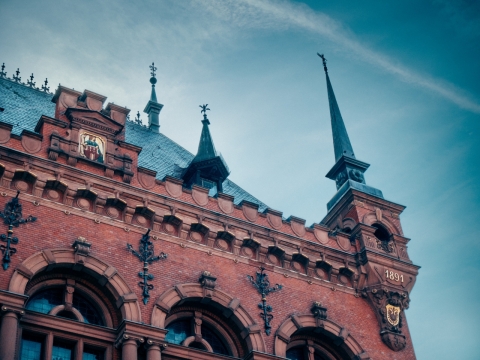 城市古老历史文化蓝色尖顶城堡建筑