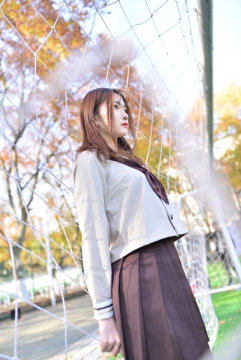 长发制服美女球场写真