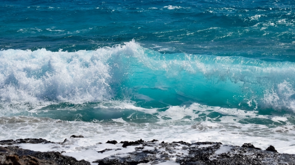 海浪无水印电脑桌面高清壁纸图片