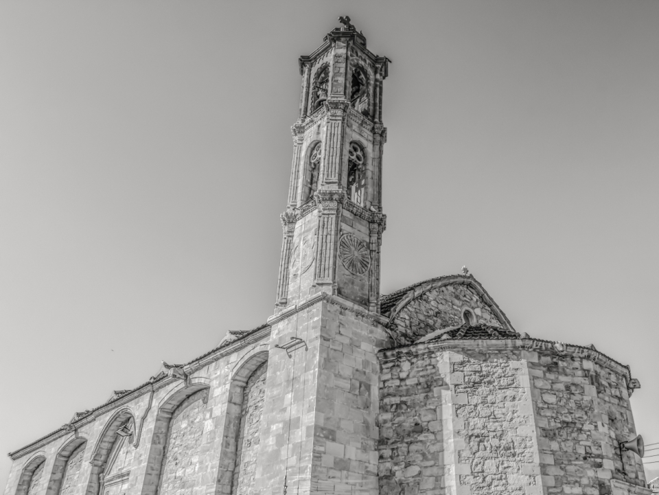 黑白塞浦路斯古老教堂石砖建筑