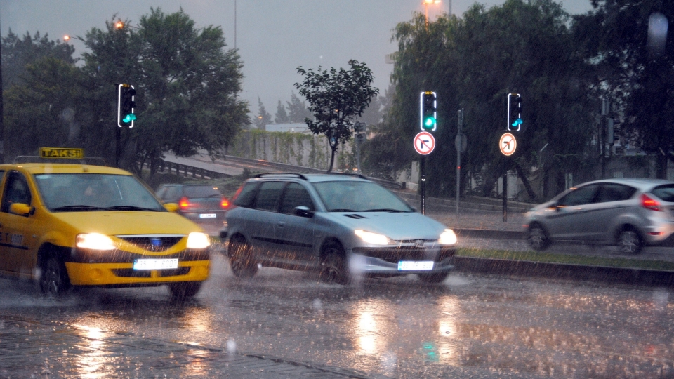 暴雨和大雨高清桌面壁纸