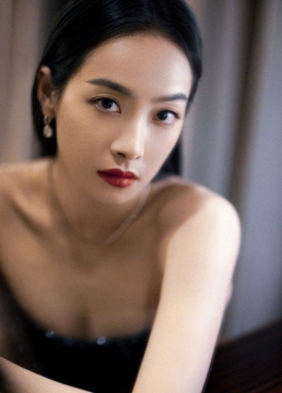 性感美女明星宋茜一袭黑丝长裙诱惑写真