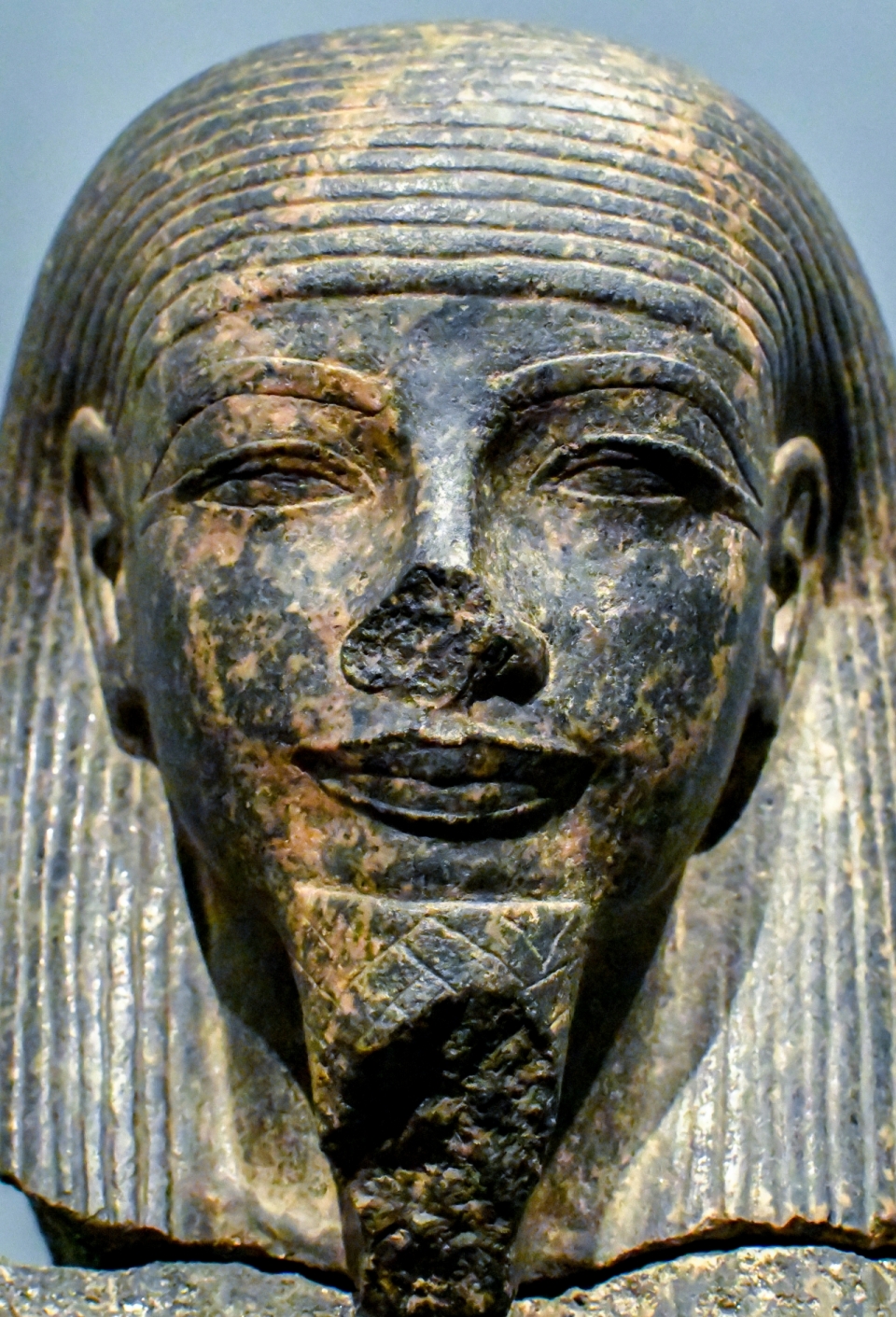 古老残缺埃及法老石质艺术雕像