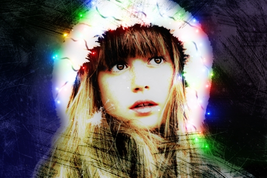 圣诞灯光夜晚背景长发女孩