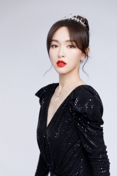 性感美女明星唐嫣妩媚诱惑写真