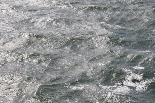 大海波涛汹涌海浪翻滚自然风光