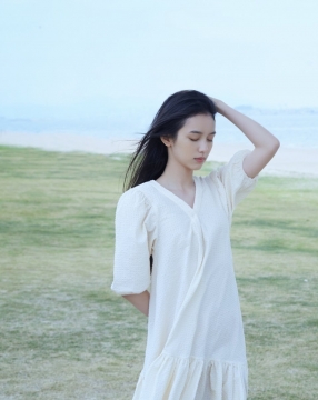 氧气美女明星周也图片