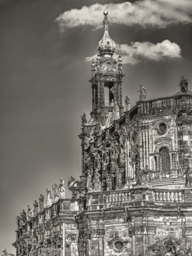 黑白德国德累斯顿古老尖顶教堂建筑