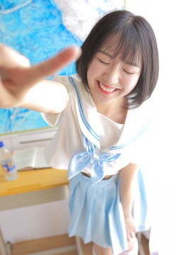 超好看的短发学生妹jk制服写真