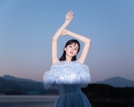 性感美女明星乔欣妩媚诱惑写真