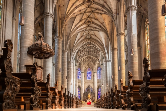 婚礼教堂建筑内饰精美雕刻