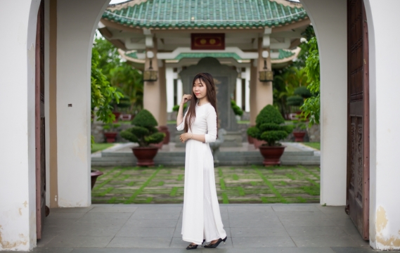 古风庭院粉墙黛瓦清新美女人物写真