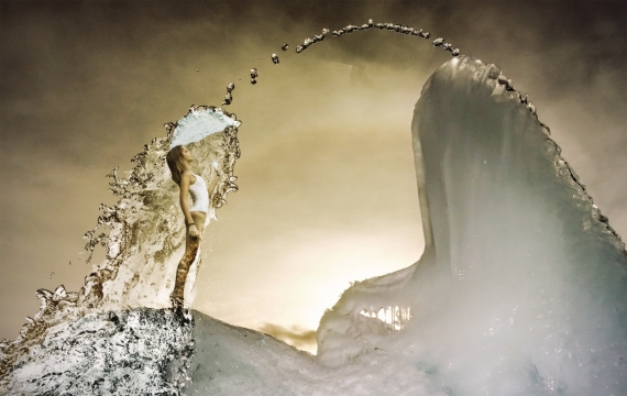 创意广告美女身在山川冰脉中水滴设计图