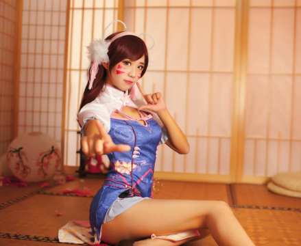 美女摄影_可爱小美女旗袍长腿性感美图