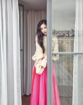 性感美女明星孙娜恩妩媚优雅写真