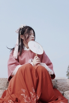 古装闭目冥想汉服美少女