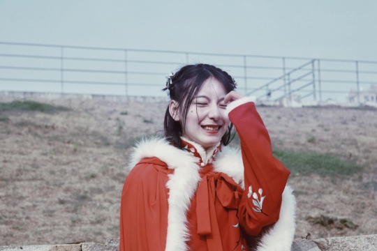 古装汉服微笑撩发美少女