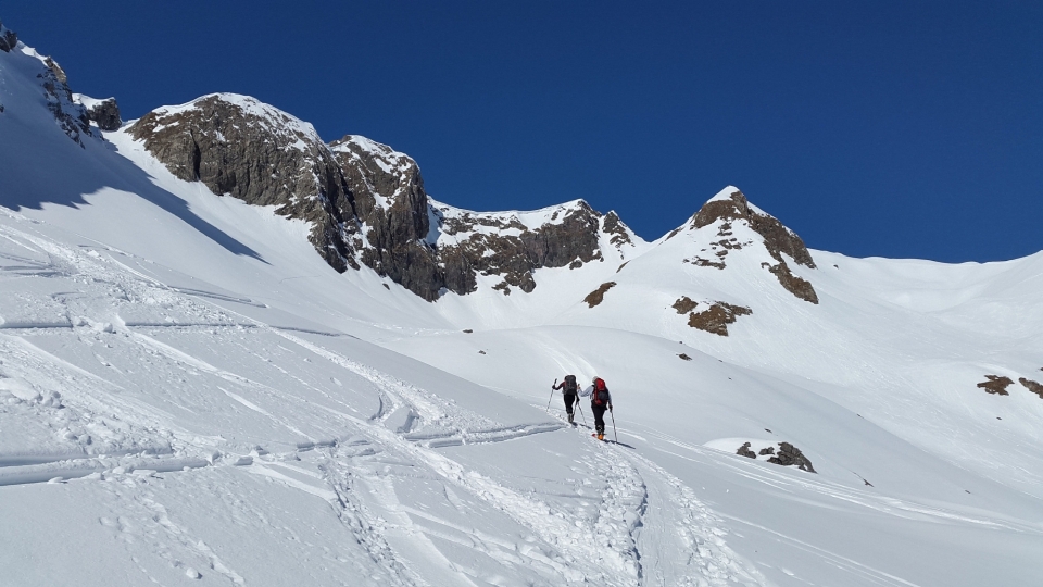 野外滑雪场自然风光优美风景秀丽高清桌面壁纸