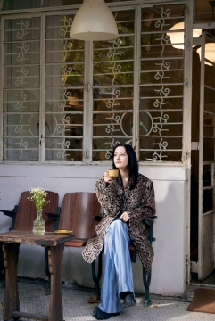 迪丽热巴性感时尚写真图片