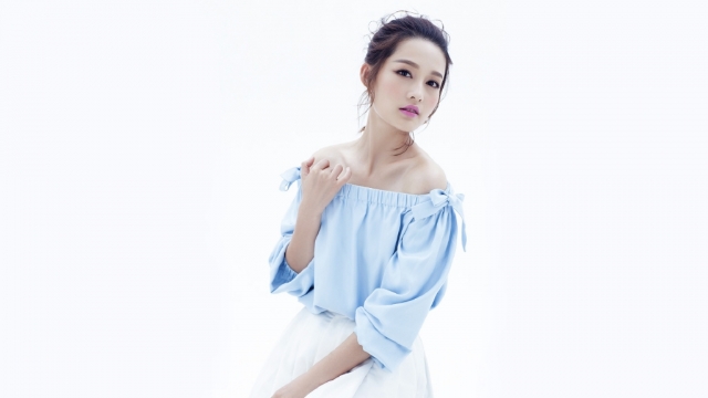 美女明星李沁高清写真桌面壁纸