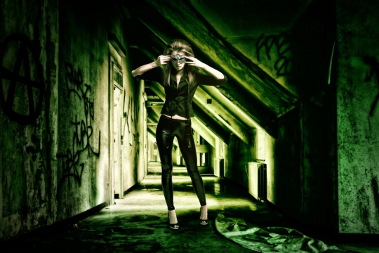 阴森黑暗暗黑女人性感哥特恐怖游戏