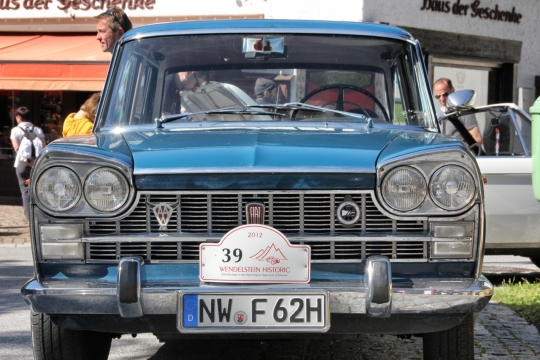 老爷车正面车头外观展示