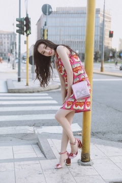 性感美女明星迪丽热巴妩媚优雅写真