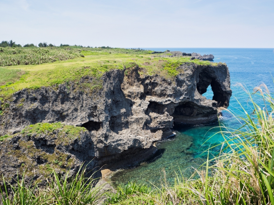 冲绳大海边户岬峭壁自然美景