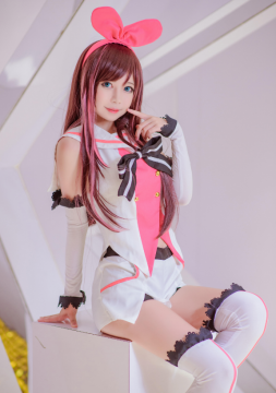 美女摄影_长发少女清凉制服私房美图