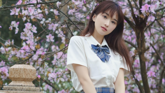 清纯优雅高清美女桌面壁纸