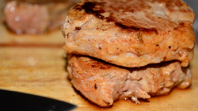 真实的牛排无水印电脑桌面高清壁纸图片