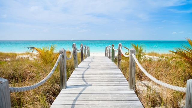 清新唯美蓝色的海洋风景高清桌面壁纸