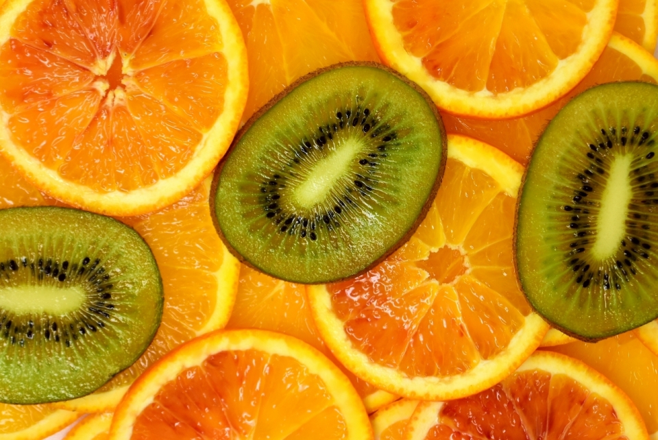 新鲜美味橙子猕猴桃水果切片壁纸