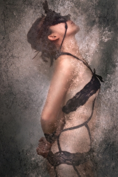 黑色蕾丝内衣性感身材美女捆绑艺术