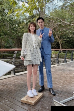 明星胡一天乔欣图片