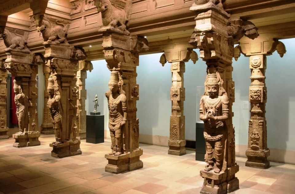 建筑室内精美文化艺术雕刻柱子