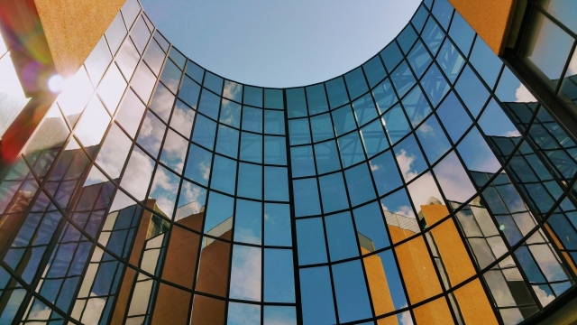 圆形创意建筑玻璃外墙空间感设计